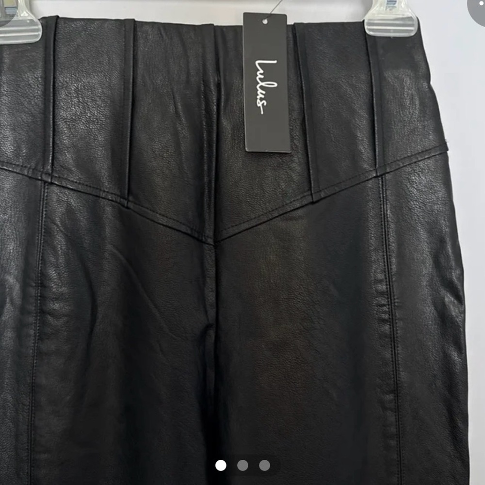 Lulu's Black High-Waisted Leggings